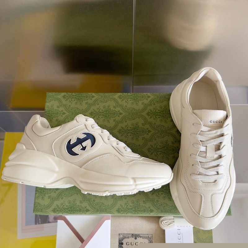 G*u*i casual shoes